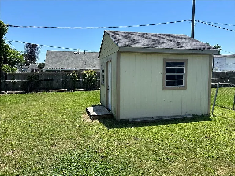725 Oakwood Dr — Photo 10