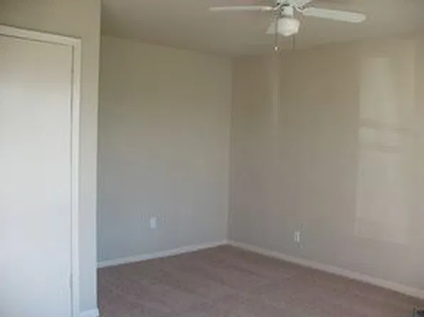 406 Snow Dr, West Columbia, TX 77486