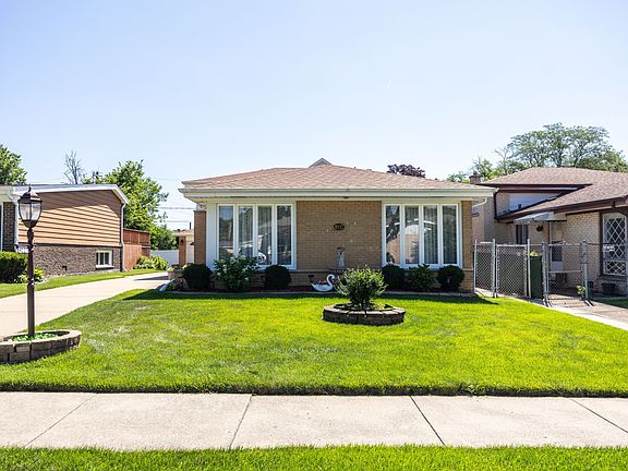 3rd image of 9227 Merrill Ave