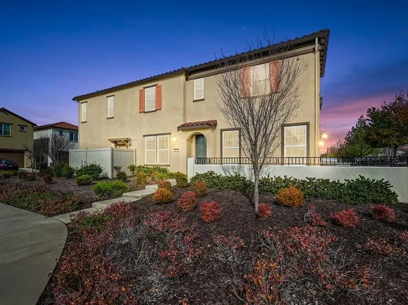 1065 Essington Ln, Roseville, CA 95747