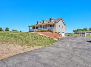 2210 Isle Of Pines Dr, Moneta, VA 24121