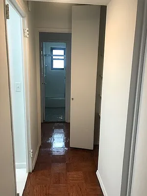 Rented by Carlyle Property Management | media 19