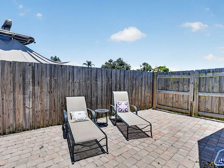 807 SW 3rd St — Photo 41