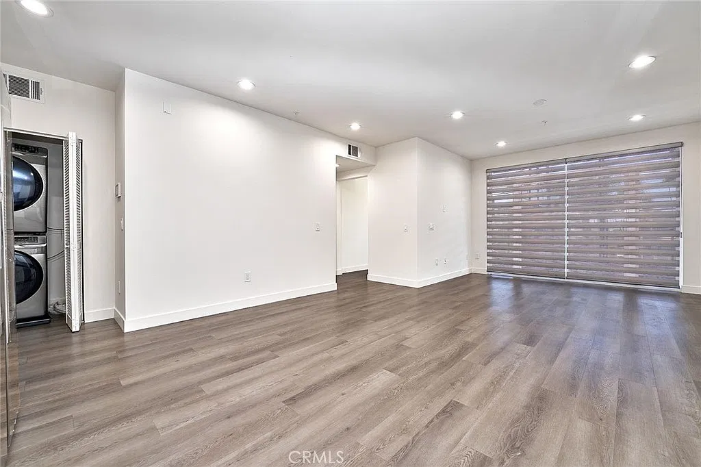 2 bed, 1140 sqft, $3,500 — Photo 3