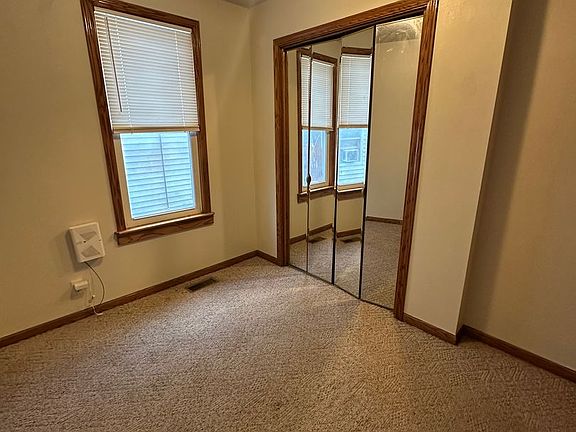4th image of 118-118.5 E Edwards St #118