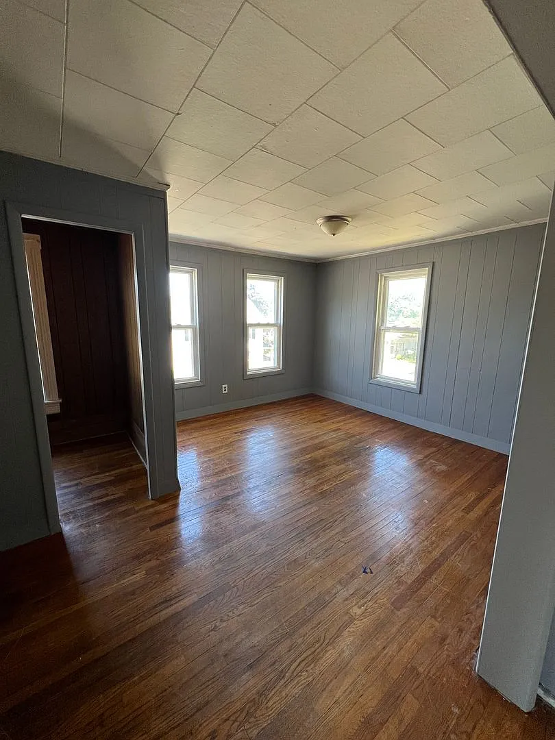 42 Woodward Ave, Gloversville, NY 12078 — Photo 2