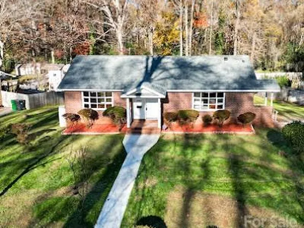 4207 Somerdale Ln, Charlotte, NC 28205