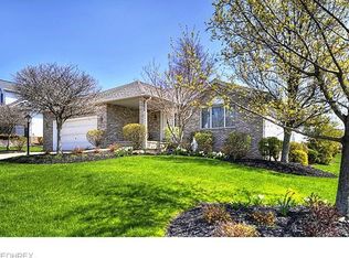 7837 Daniel Dr, Seven Hills, OH 44131