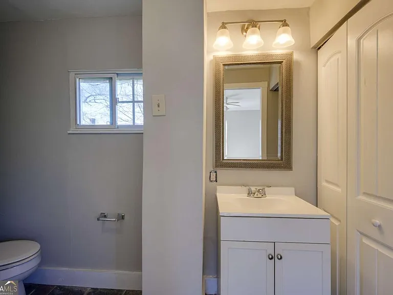 1459 Hartford Ave SW — Photo 8