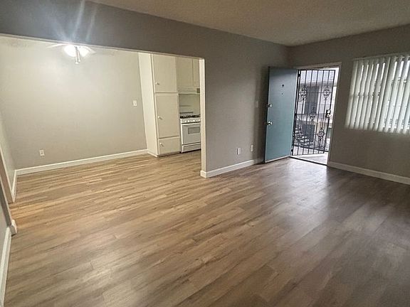 2nd image of 1511 W Palmyra Ave APT I