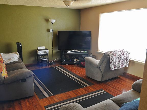 5th image of 6219 59th St NE
