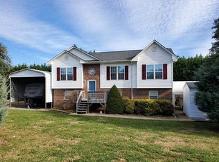 370 Mount Herman Rd, Hudson, NC 28638