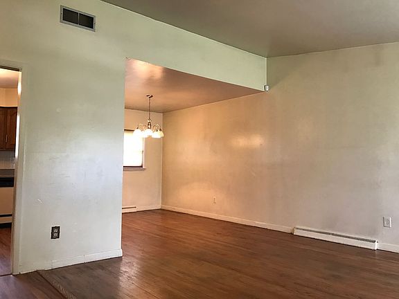 2nd image of 3502 N Tacoma Ave