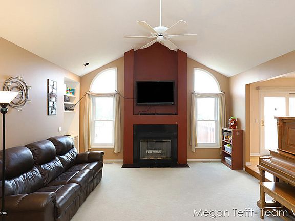 4th image of 2207 Spyglass Dr SE