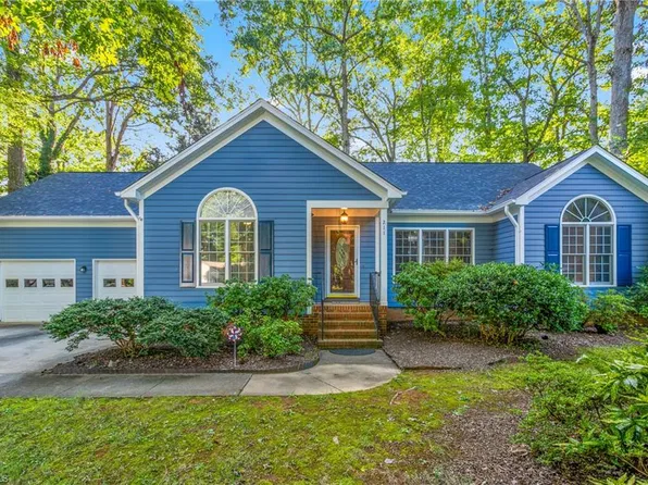 211 Redberry Ct, Mebane, NC 27302