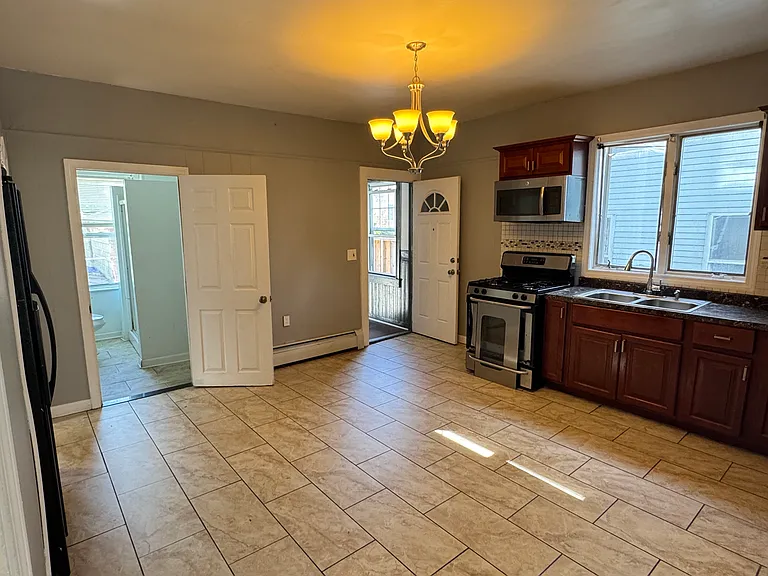 19 Covell St #1 — Photo 1
