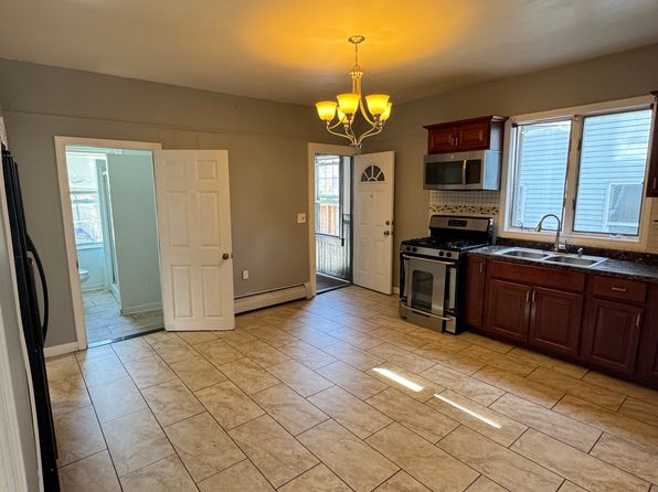 19 Covell St APT 1