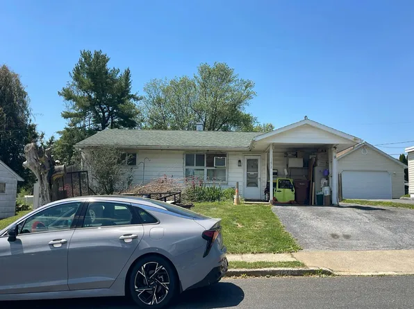 1272 Ellsworth Dr, Whitehall, PA 18052