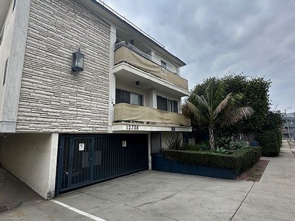 4th image of 12738 Mitchell Ave APT 2