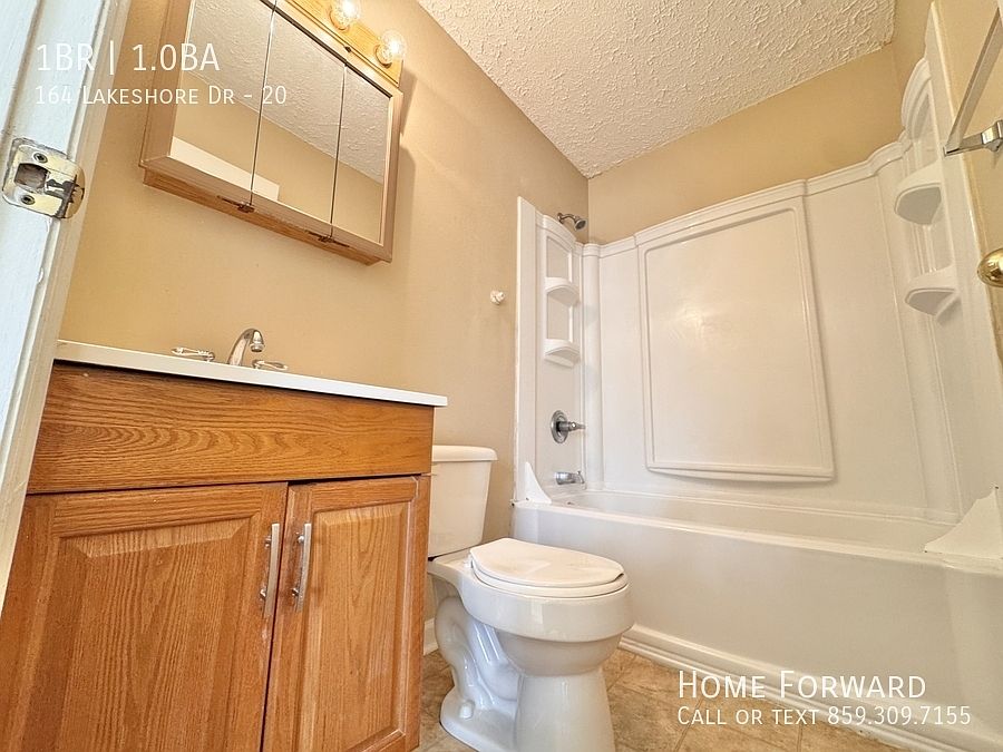 1st image of 164 Lakeshore Dr APT 20