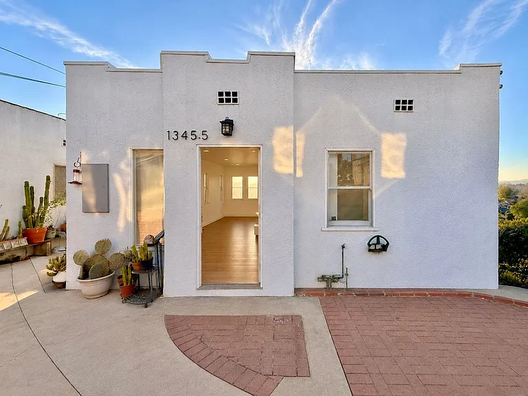 1343 Quintero St — Photo 1