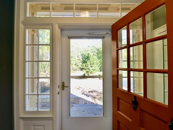 4th image of 2331 W Saint Lawrence Ave