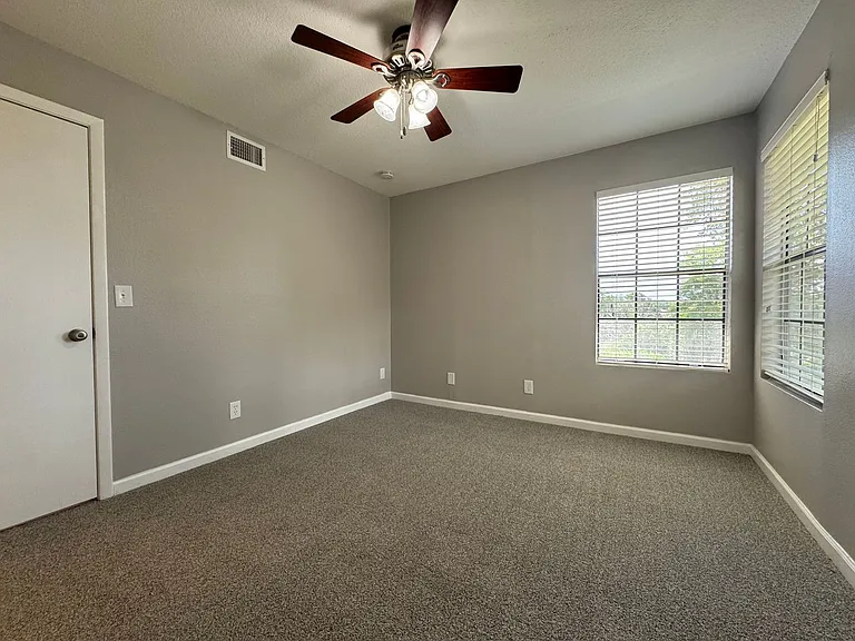 390 Lake Placid Ct #303 — Photo 42