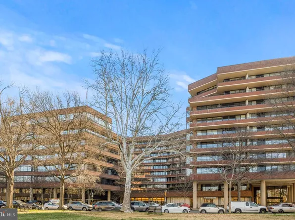 2555 Pennsylvania Ave NW APT 409, Washington, DC 20037