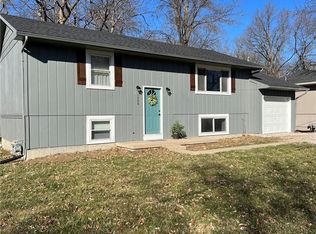 1406 Ridgeway Dr, Richmond, MO 64085