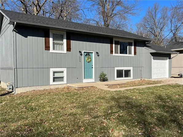 1406 Ridgeway Dr, Richmond, MO 64085