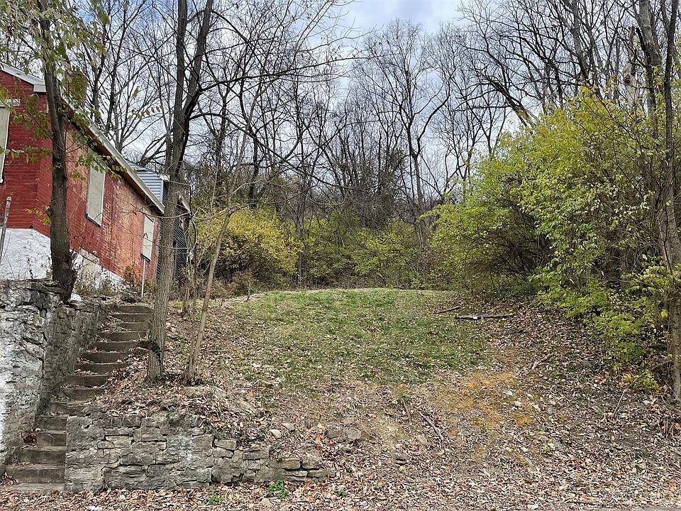 2nd image of 734 Delhi Ave