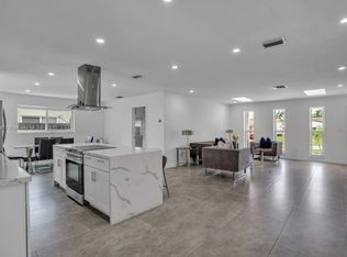 208 SE 4th Ter, Dania Beach, FL 33004