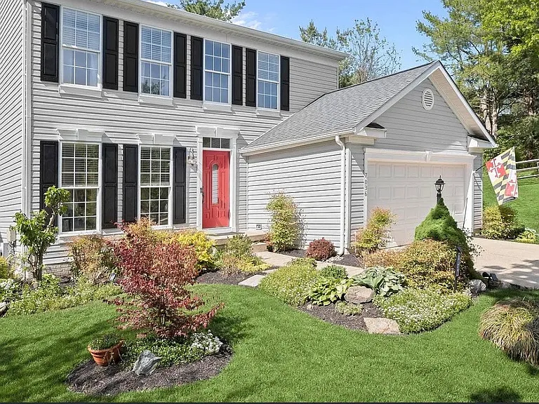 Front yard and enterance