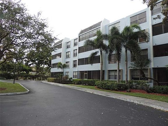 3rd image of 10852 N Kendall Dr APT 314