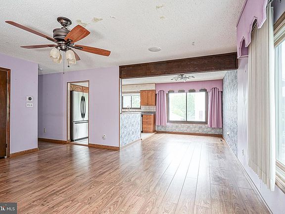 5th image of 1479 Memorial Ave