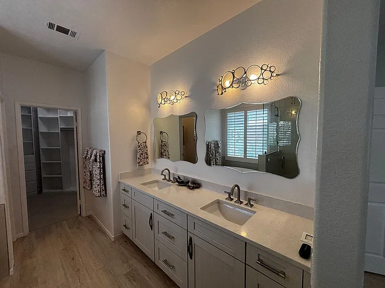 634 Compass Ct — Photo 17