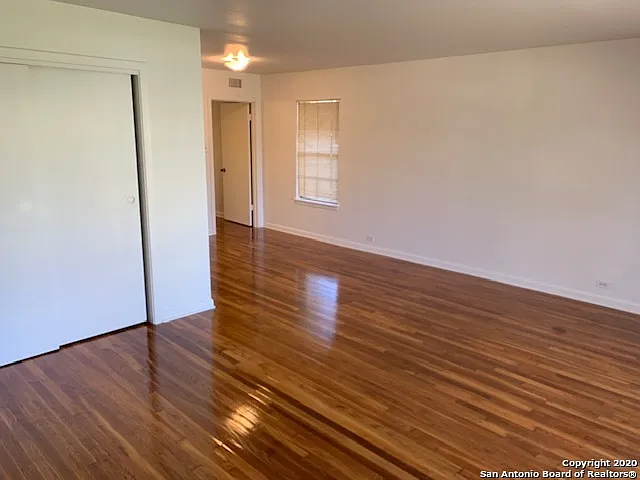 222 E Lullwood Ave #220 — Photo 5