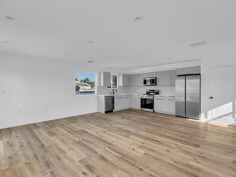 Best Priced Luxury 4 & 5 Bed Townhomes in Mid-City! — Photo 9