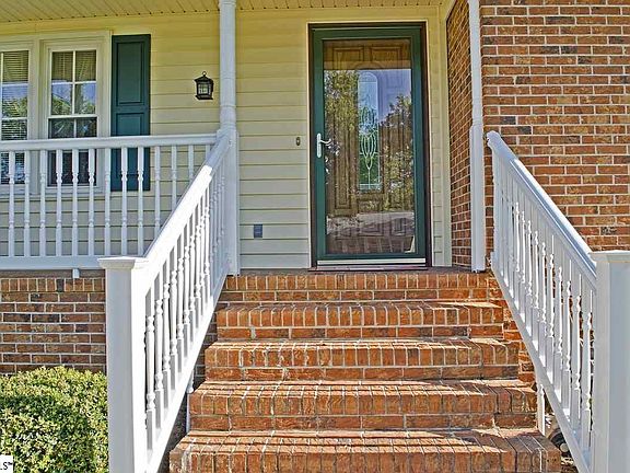 4th image of 1 Glenwaye Dr