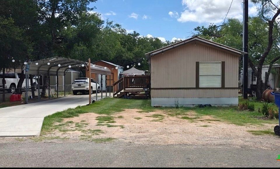 2nd image of 703 Fir Ln