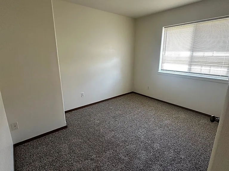 3113 NE Flintlock Pl — Photo 25
