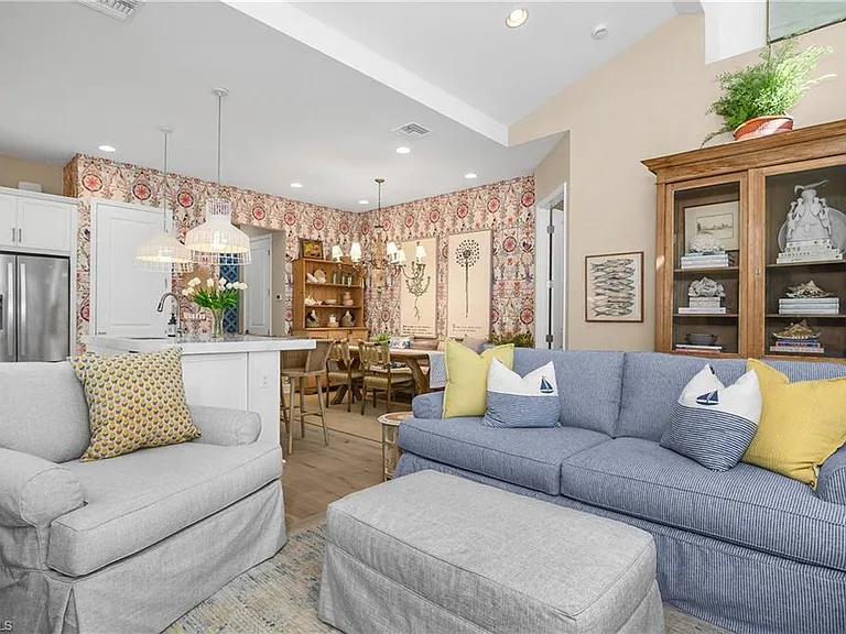 7286 Saona Ct — Photo 12