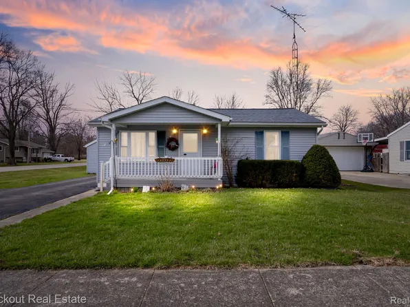 203 Athletic St, Otisville, MI 48463