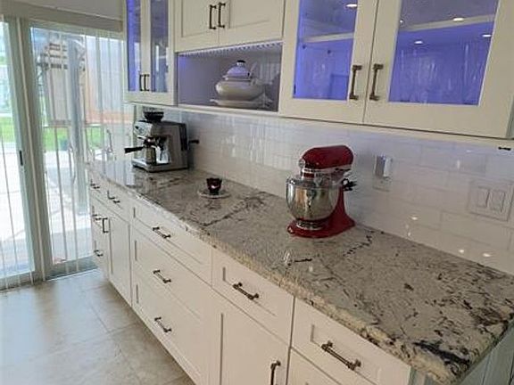 3rd image of 17422 W Sycamore Dr