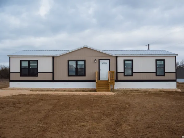 CR 150, Floresville, TX 78114