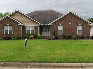 2804 Trowbridge Dr, Paragould, AR 72450
