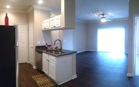 5th image of 7105 Marcel Ln APT 537