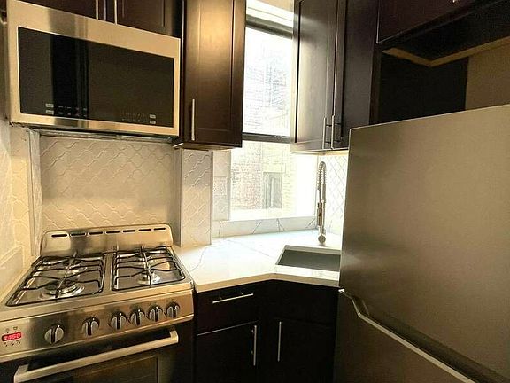 3rd image of 336 E 13th St APT E1
