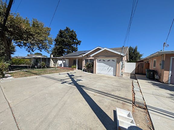 2nd image of 37146 Blacow Rd