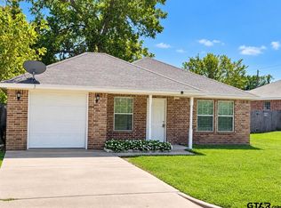 203 Reynolds St, Pittsburg, TX 75686